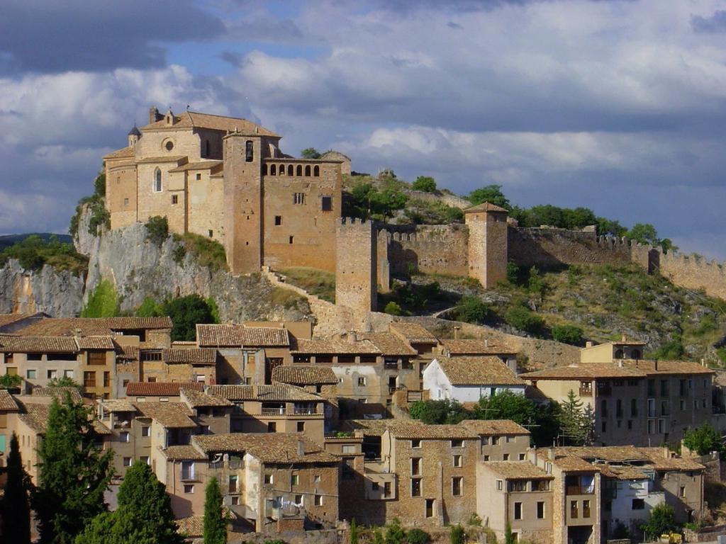 Hotel Santa Maria De Alquezar Exterior photo